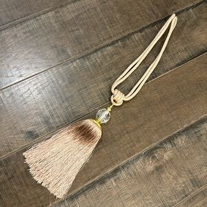 NWOT SINGLE DRAPE TOE BACK LUXURY